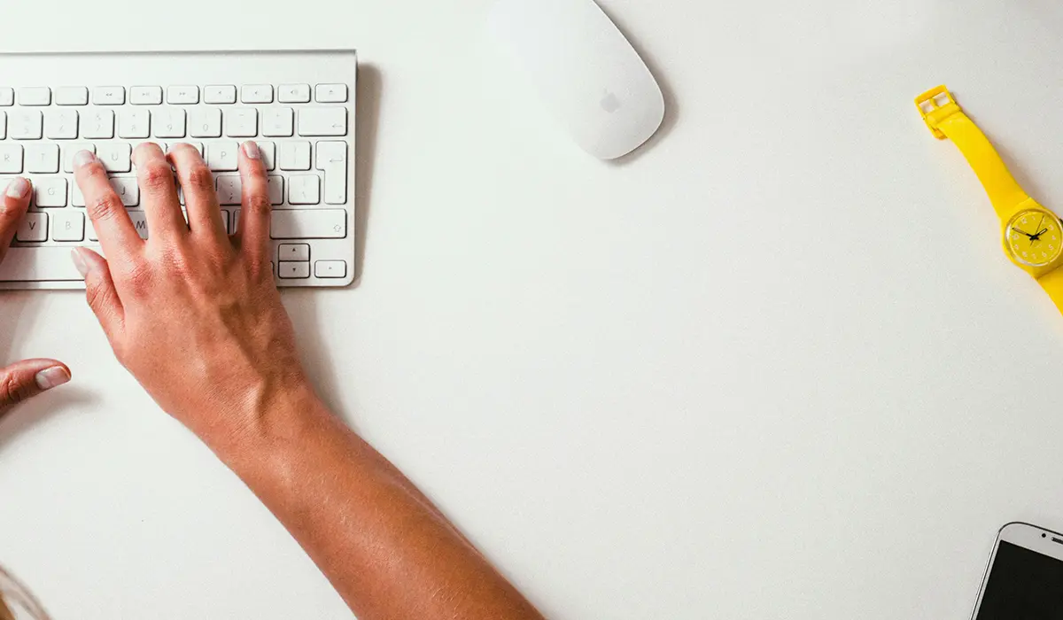 damian-zaleski-RYyr-k3Ysqg-unsplashRECADRE